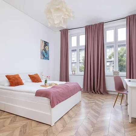 Elegant Family Near City Center By Renters Krakov