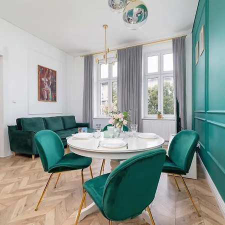 شقة Elegant Family Near City Center By Renters *